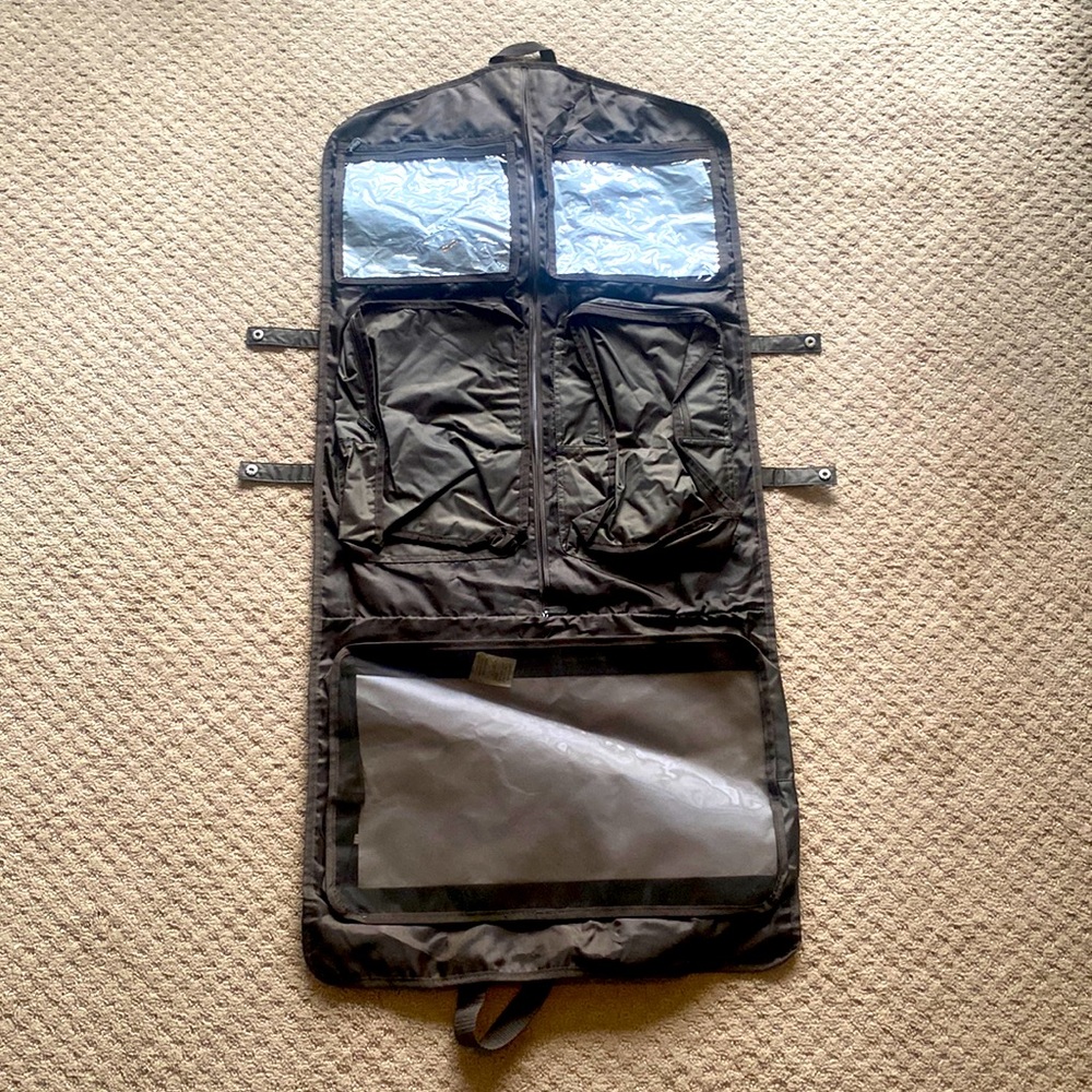 Thirty One Garment Bag NWOT